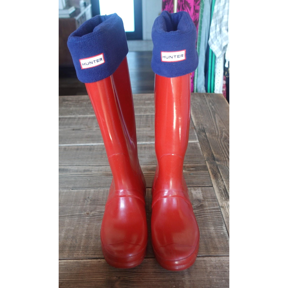 Hunter Rain Boots Womens Size 10 Red Tall Waterproof Rubber Navy Welly Socks